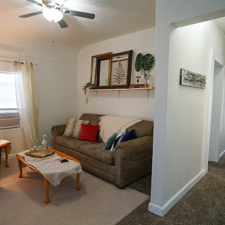 2 Bedroom Apartment Near Ndsu And Downtown FargoFargo  Kültér fotó